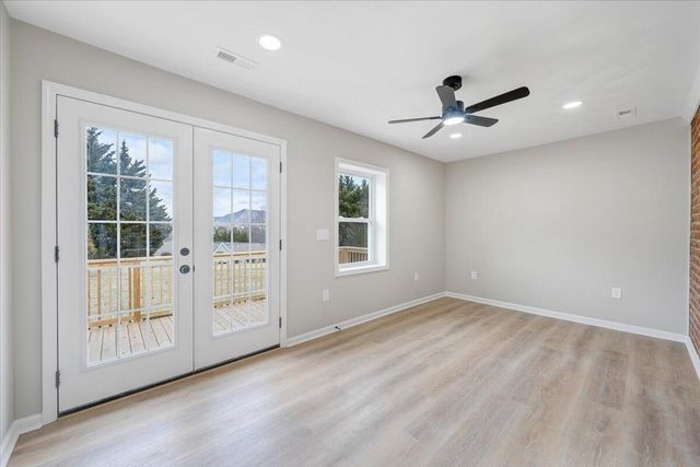 7951 Barrens RD, Roanoke, VA 24019