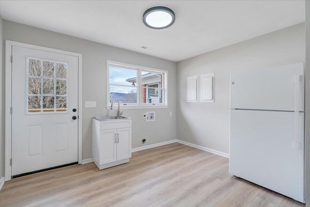 7951 Barrens RD, Roanoke, VA 24019