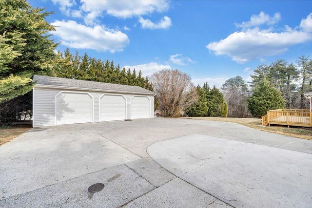 7951 Barrens RD, Roanoke, VA 24019