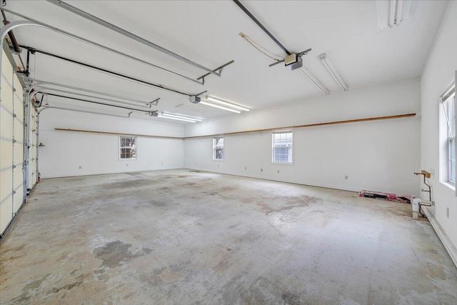 7951 Barrens RD, Roanoke, VA 24019