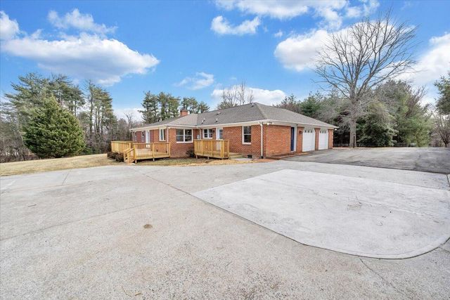 7951 Barrens RD, Roanoke, VA 24019