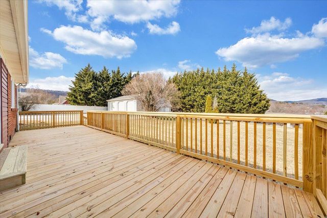 7951 Barrens RD, Roanoke, VA 24019