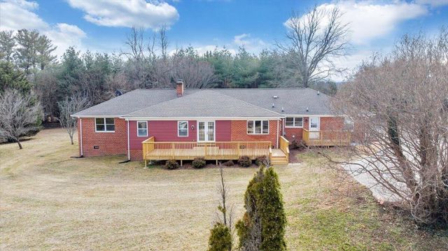 7951 Barrens RD, Roanoke, VA 24019