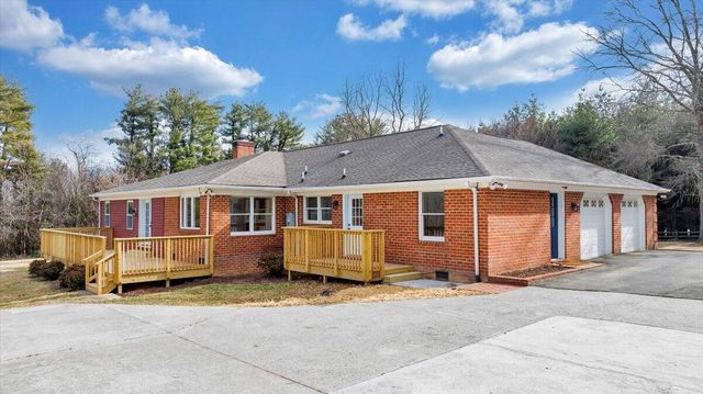 7951 Barrens RD, Roanoke, VA 24019