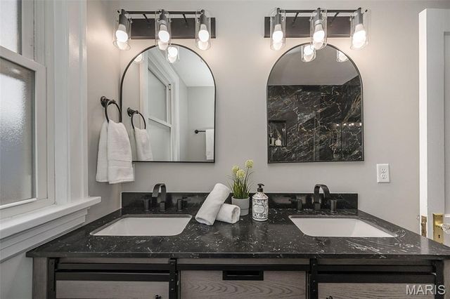 5507 Vermont Avenue, St Louis, MO 63111