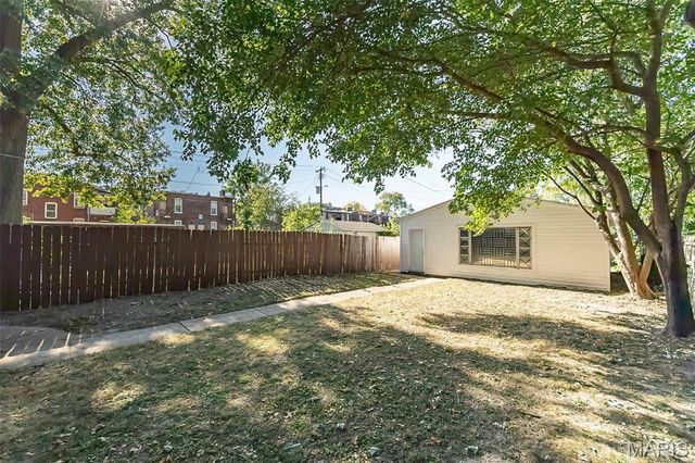 5507 Vermont Avenue, St Louis, MO 63111