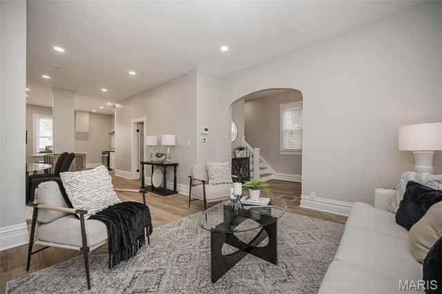 5507 Vermont Avenue, St Louis, MO 63111