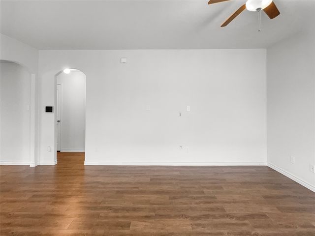 1504 Blue Jay Drive, Ennis, TX 75119