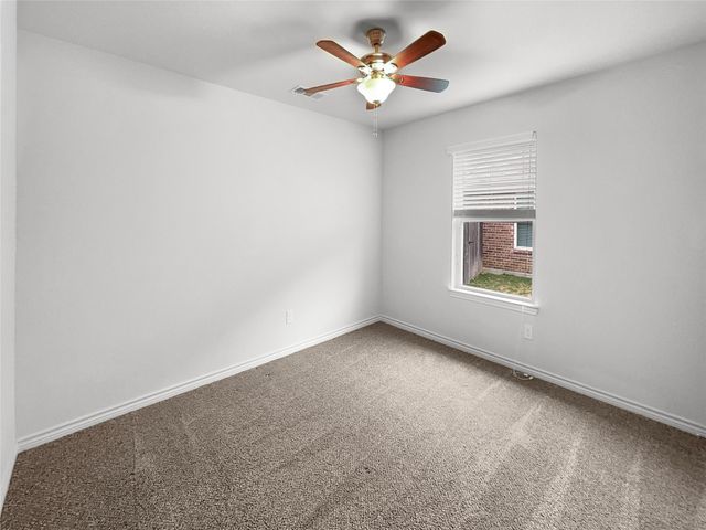 1504 Blue Jay Drive, Ennis, TX 75119