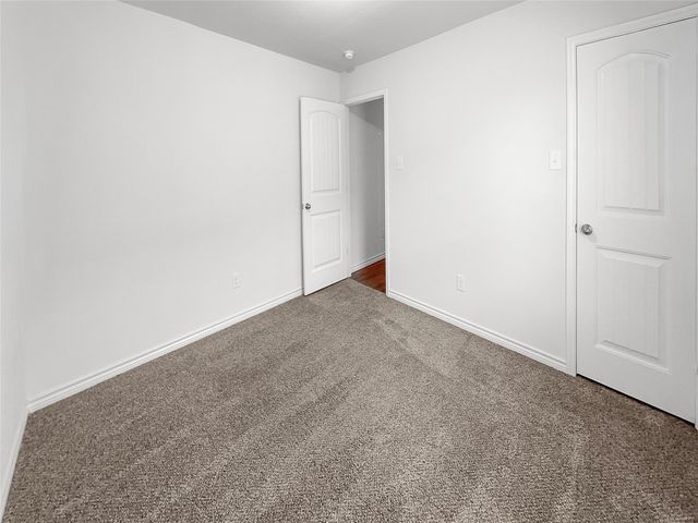 1504 Blue Jay Drive, Ennis, TX 75119