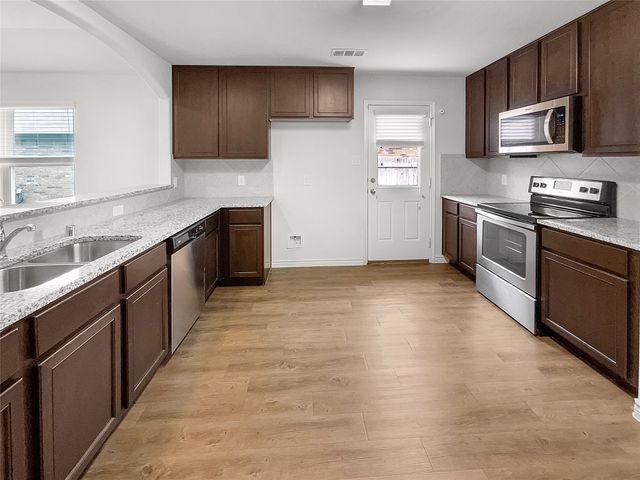 1504 Blue Jay Drive, Ennis, TX 75119