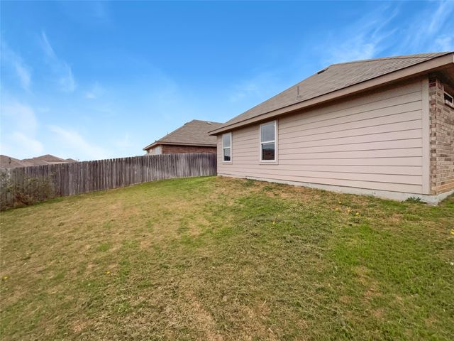 1504 Blue Jay Drive, Ennis, TX 75119