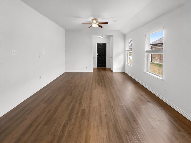 1504 Blue Jay Drive, Ennis, TX 75119