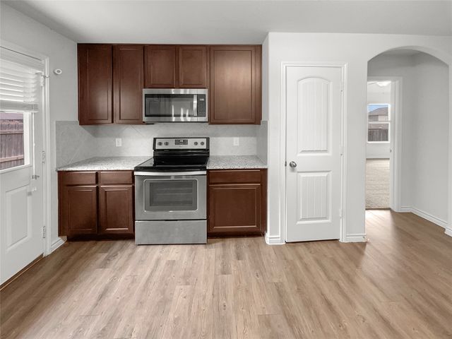 1504 Blue Jay Drive, Ennis, TX 75119