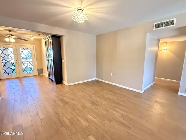 5212 E Cambridge Avenue, Phoenix, AZ 85008