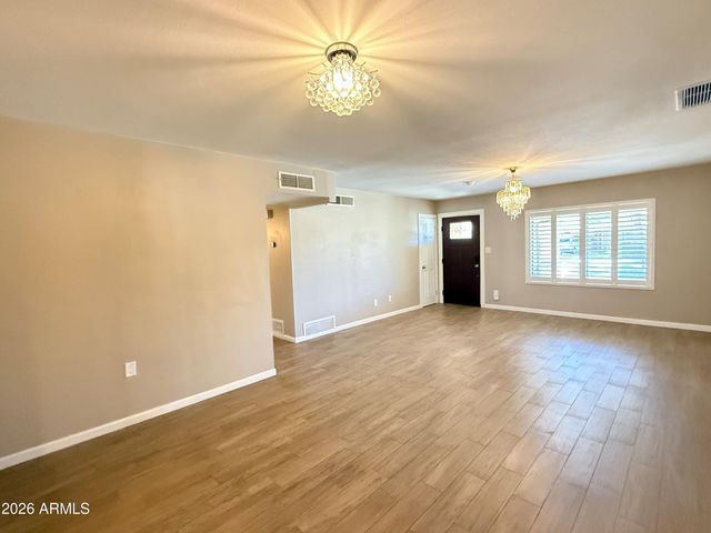 5212 E Cambridge Avenue, Phoenix, AZ 85008