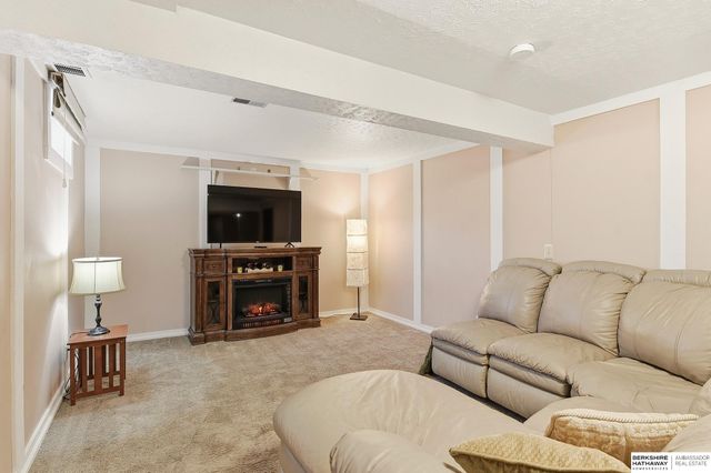 2223 S 138th Street, Omaha, NE 68144