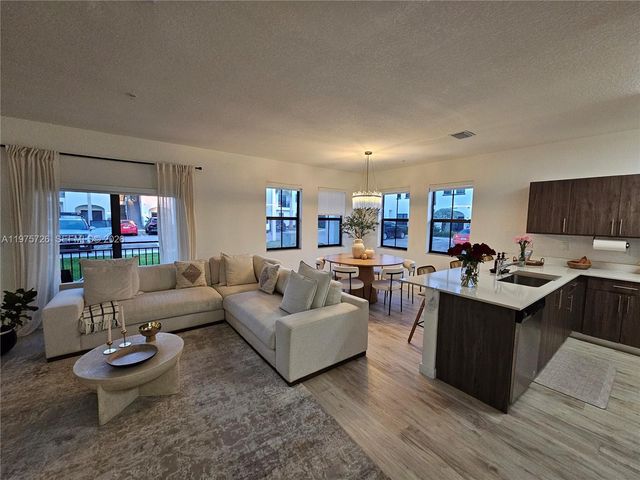 15520 SW 136th St 106, Miami, FL 33196