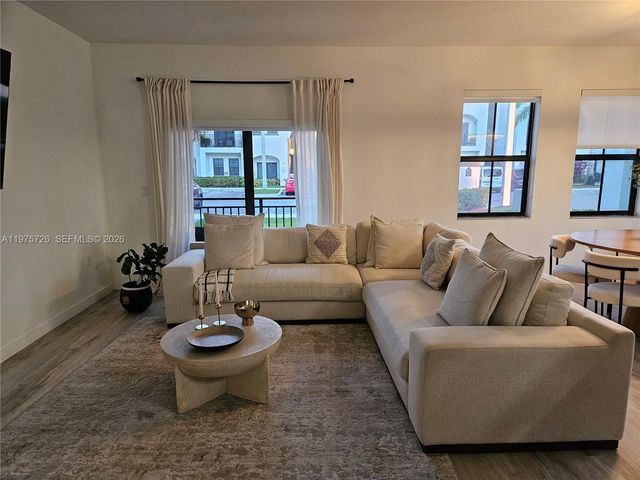 15520 SW 136th St 106, Miami, FL 33196