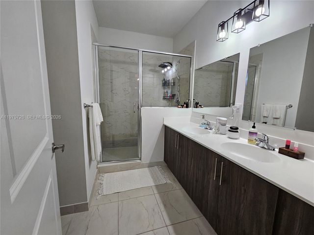 15520 SW 136th St 106, Miami, FL 33196