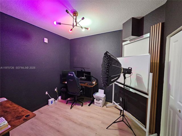 15520 SW 136th St 106, Miami, FL 33196