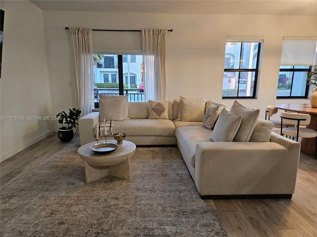 15520 SW 136th St 106, Miami, FL 33196