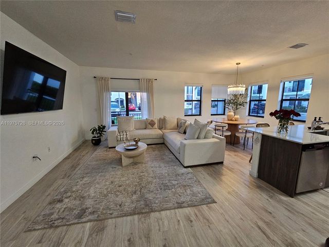 15520 SW 136th St 106, Miami, FL 33196