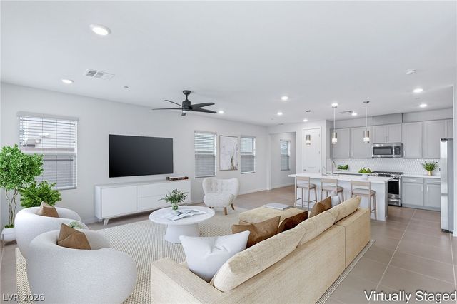 11576 Desert Hollow Avenue, Las Vegas, NV 89138