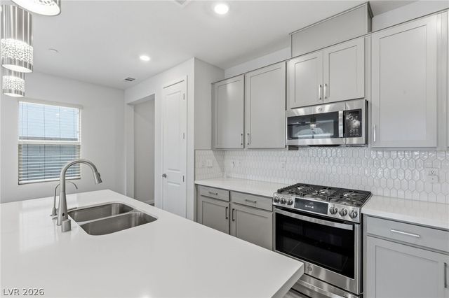 11576 Desert Hollow Avenue, Las Vegas, NV 89138