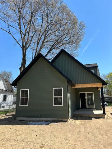 107 Lester Avenue, Dowagiac, MI 49047