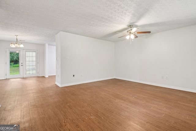 103 N Circle Drive, Ellenwood, GA 30294