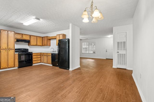 103 N Circle Drive, Ellenwood, GA 30294