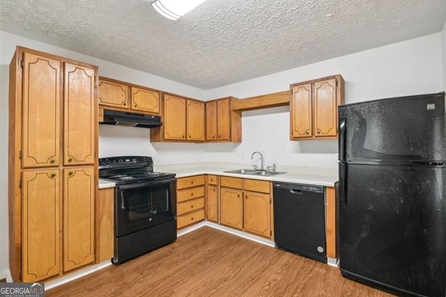 103 N Circle Drive, Ellenwood, GA 30294