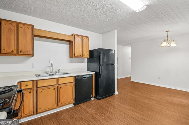 103 N Circle Drive, Ellenwood, GA 30294