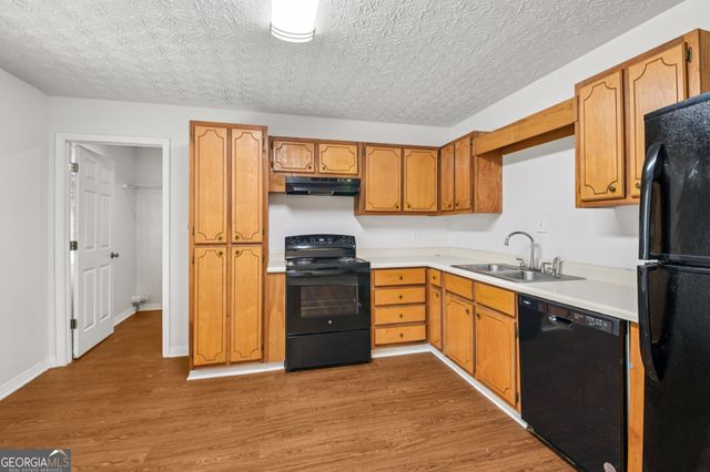 103 N Circle Drive, Ellenwood, GA 30294