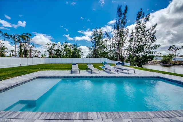 2012 33rd LN, Cape Coral, FL 33909