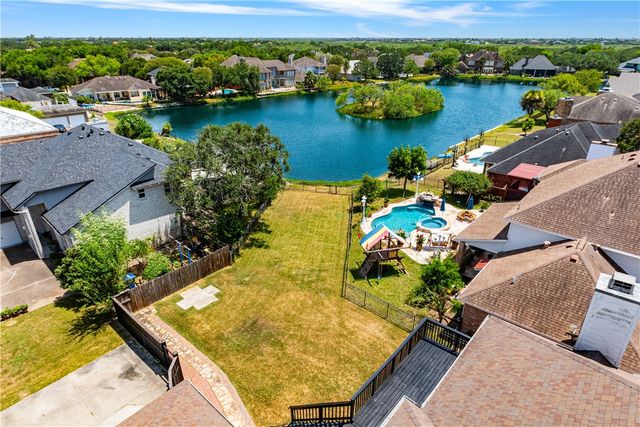 7602 Dijon Lake Dr, Corpus Christi, TX 78413