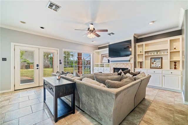 7602 Dijon Lake Dr, Corpus Christi, TX 78413