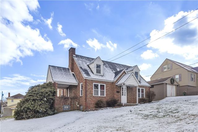 114 S 8th St, Youngwood, PA 15697