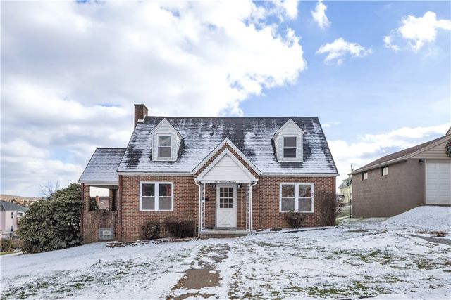 114 S 8th St, Youngwood, PA 15697