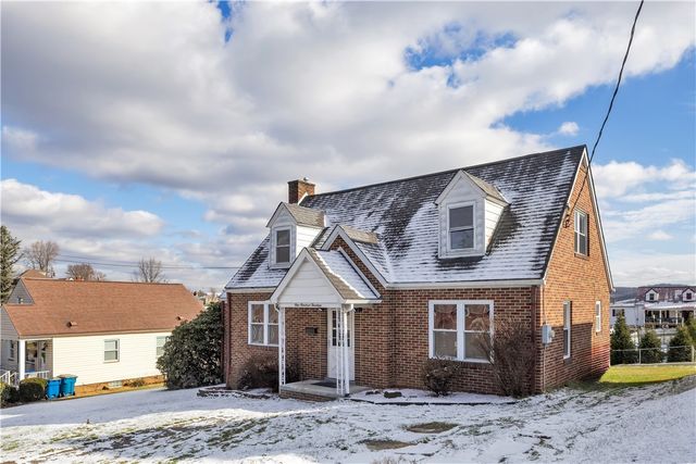 114 S 8th St, Youngwood, PA 15697