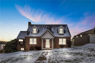 114 S 8th St, Youngwood, PA 15697