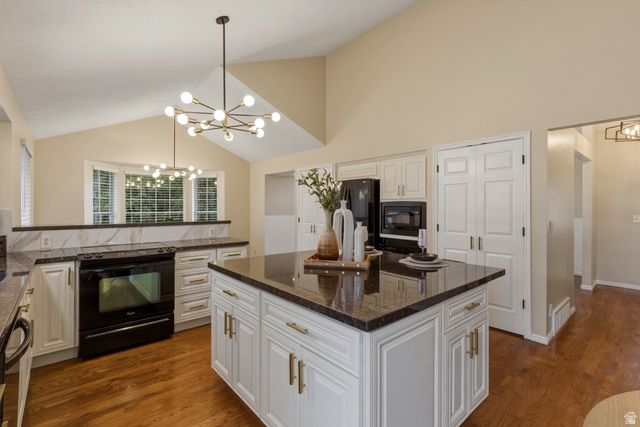 1087 W BARNES DR, Kaysville, UT 84037