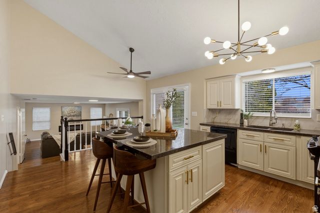 1087 W BARNES DR, Kaysville, UT 84037