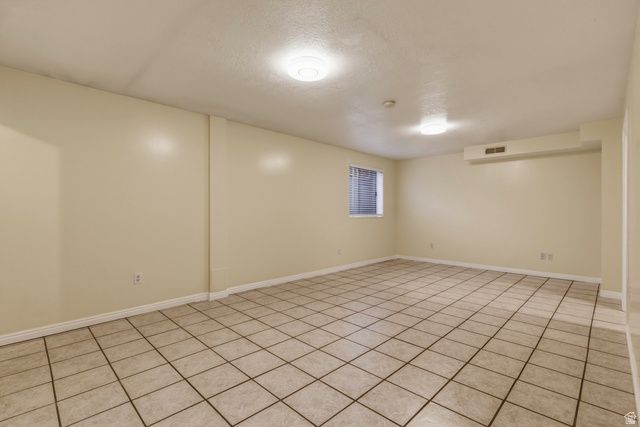 1087 W BARNES DR, Kaysville, UT 84037