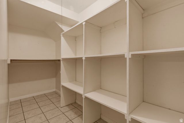 1087 W BARNES DR, Kaysville, UT 84037