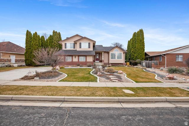 1087 W BARNES DR, Kaysville, UT 84037