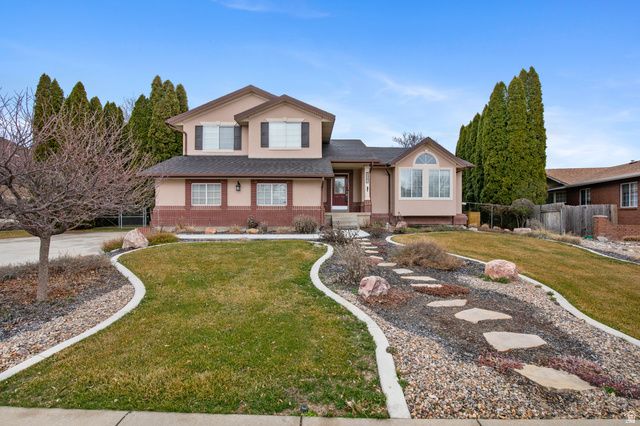1087 W BARNES DR, Kaysville, UT 84037