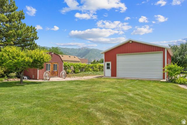 1087 W BARNES DR, Kaysville, UT 84037