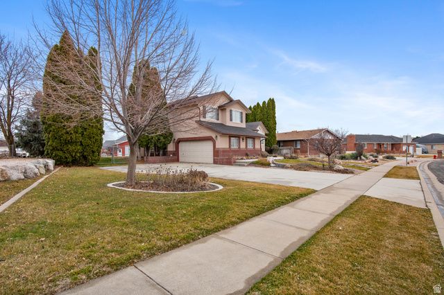 1087 W BARNES DR, Kaysville, UT 84037